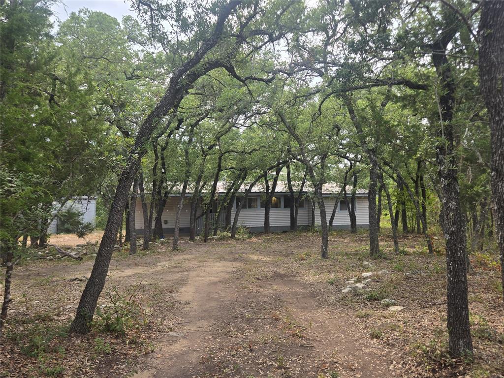 21401 Lindeman Ln.